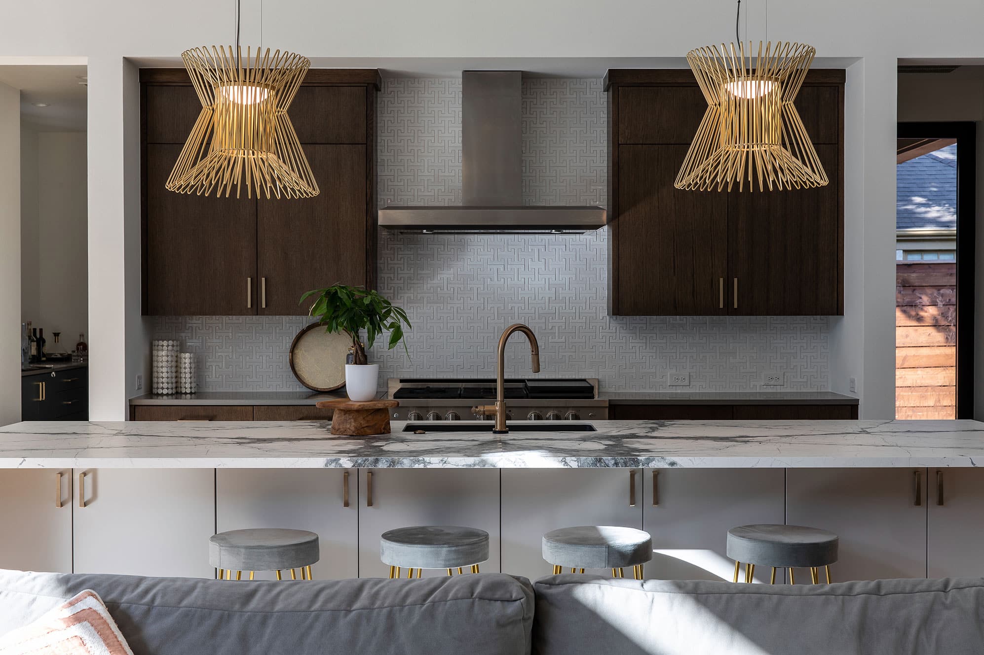 Modern kitchen by Shaddock Custom